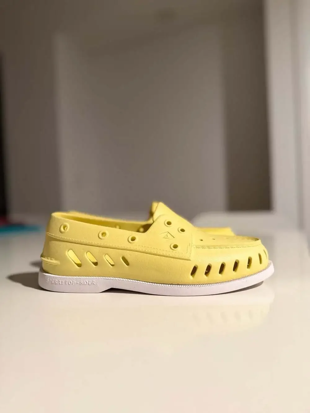 Sperry Authentic Original Float Boat Shoes Yellow Women's Size 8 / Men's Size 6